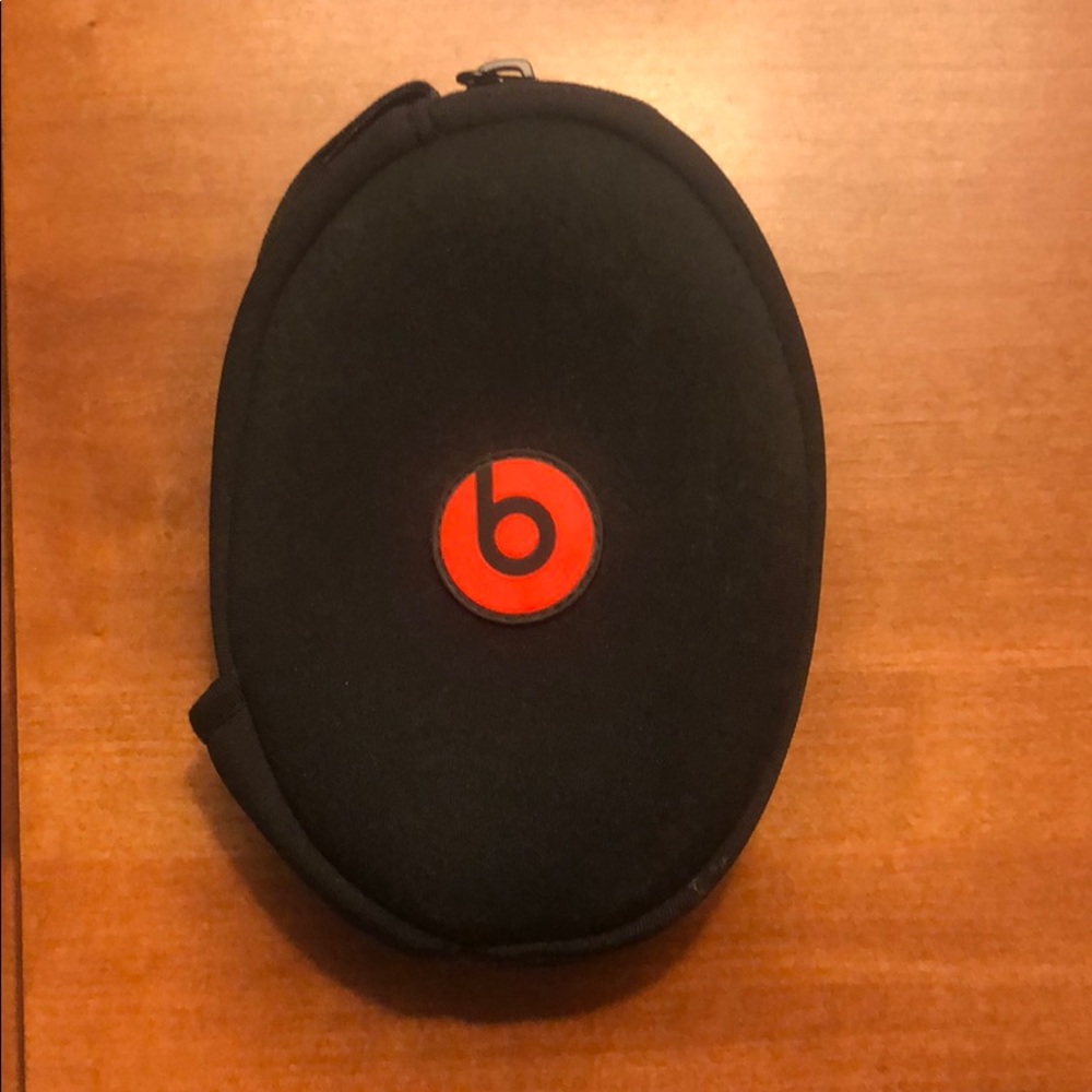 Beats by Dr Dre Headphone Case